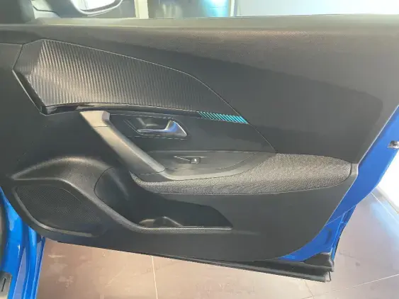 PEUGEOT 2008 II - voiture d'occasion - Photo 20