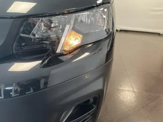 PEUGEOT PARTNER III - voiture d'occasion - Photo 21