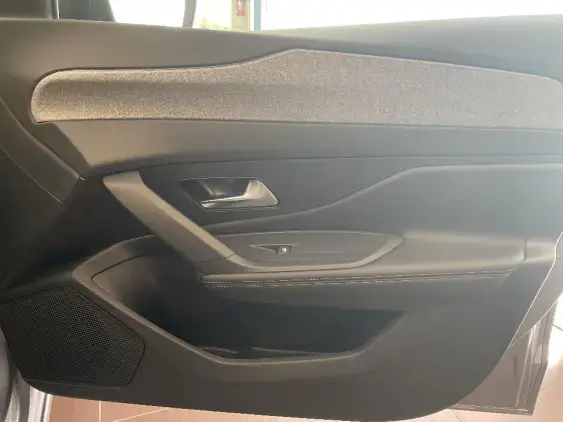 PEUGEOT 308 III - voiture d'occasion - Photo 19