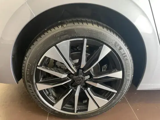 PEUGEOT 308 III - voiture d'occasion - Photo 24