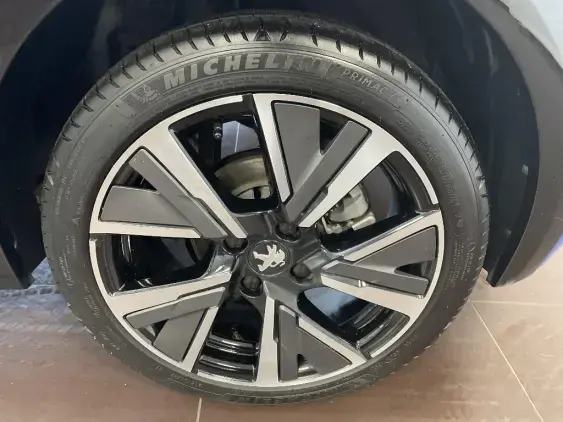 PEUGEOT 208 BUSINESS R II - voiture d'occasion - Photo 24