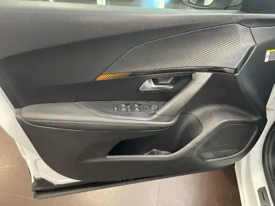 PEUGEOT 2008 II - voiture d'occasion - Photo 18