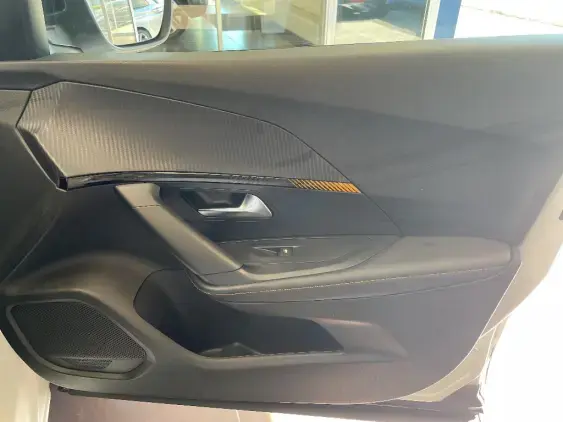 PEUGEOT 2008 II - voiture d'occasion - Photo 19