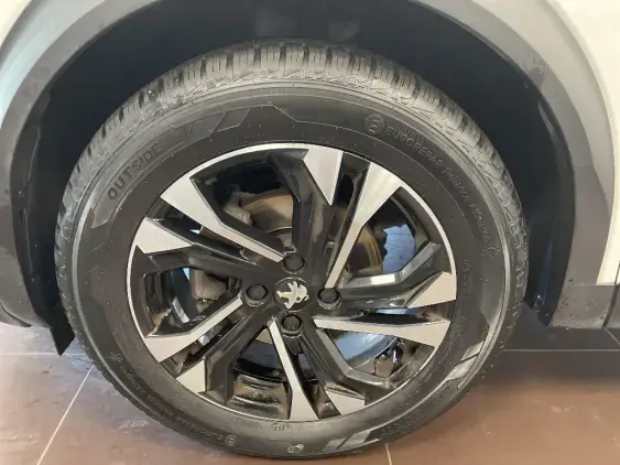 PEUGEOT 2008 II - voiture d'occasion - Photo 22