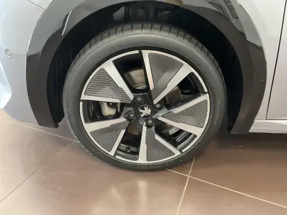PEUGEOT 208 ELECTRIQUE II - voiture d'occasion - Photo 23