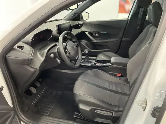 PEUGEOT 2008 II - voiture d'occasion - Photo 18