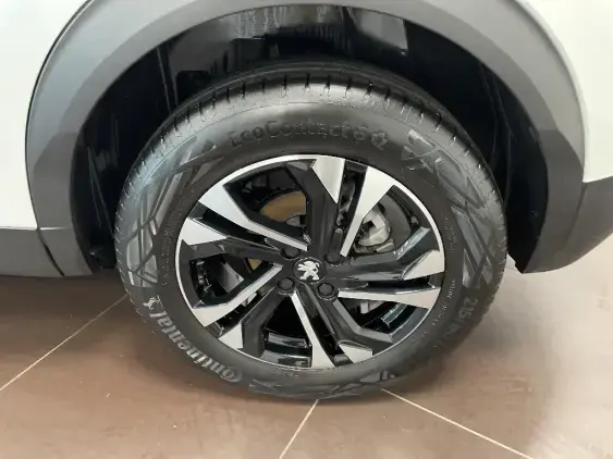 PEUGEOT 2008 II - voiture d'occasion - Photo 23