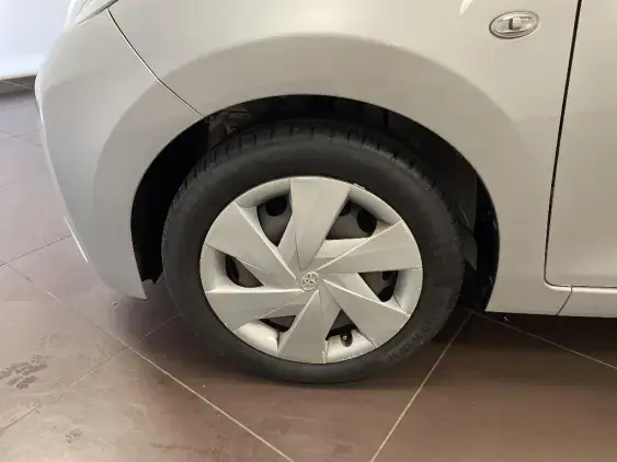 TOYOTA AYGO II - voiture d'occasion - Photo 23