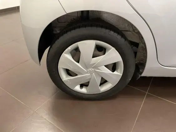 TOYOTA AYGO II - voiture d'occasion - Photo 25