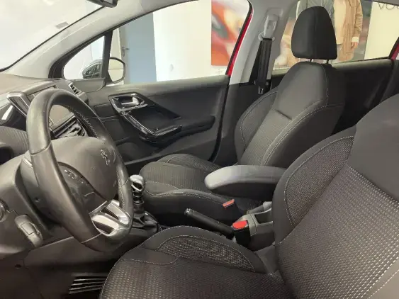 PEUGEOT 208 - voiture d'occasion - Photo 18