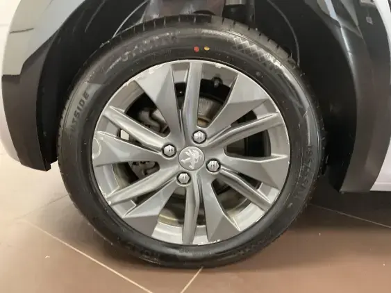 PEUGEOT 208 ELECTRIQUE II - voiture d'occasion - Photo 23