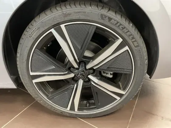 PEUGEOT 308 III - voiture d'occasion - Photo 23
