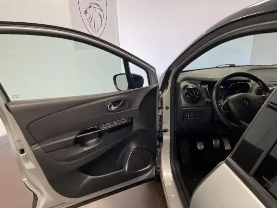 RENAULT CAPTUR - voiture d'occasion - Photo 19