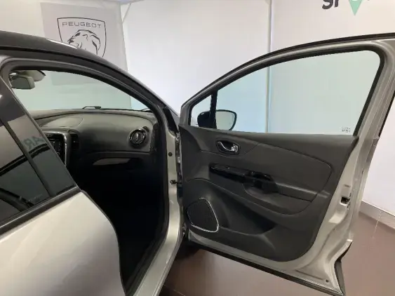 RENAULT CAPTUR - voiture d'occasion - Photo 20