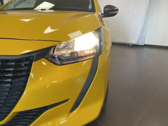 PEUGEOT 208 II - voiture d'occasion - Photo 19