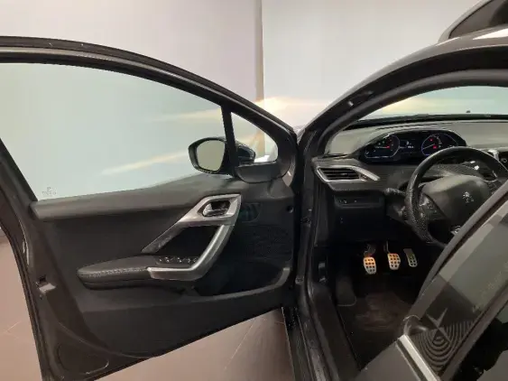 PEUGEOT 2008 - voiture d'occasion - Photo 19