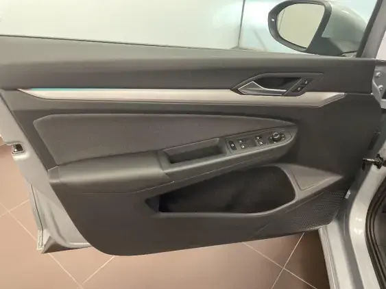 VOLKSWAGEN GOLF VIII - voiture d'occasion - Photo 18