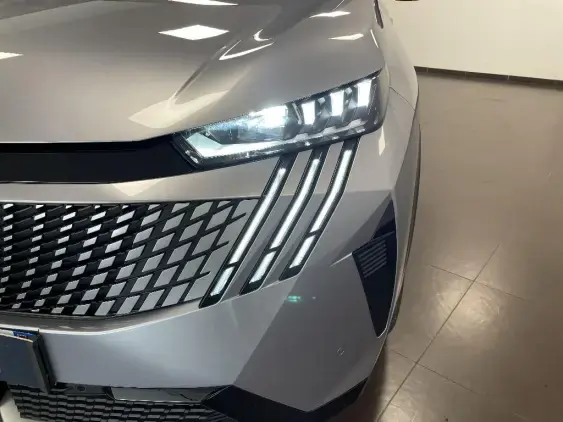 PEUGEOT 3008 ELECTRIQUE III - voiture d'occasion - Photo 22