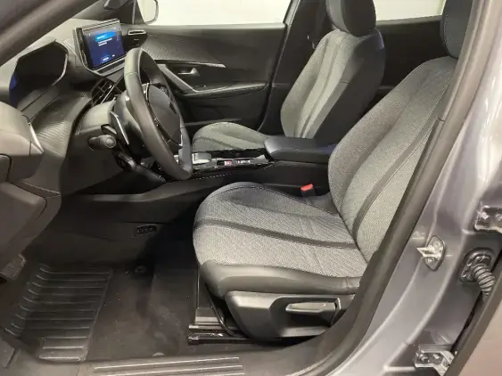 PEUGEOT 2008 II - voiture d'occasion - Photo 17