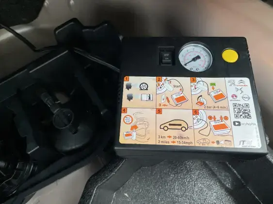 PEUGEOT 2008 II - voiture d'occasion - Photo 17