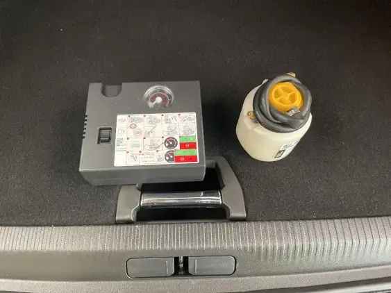 PEUGEOT 2008 II - voiture d'occasion - Photo 17