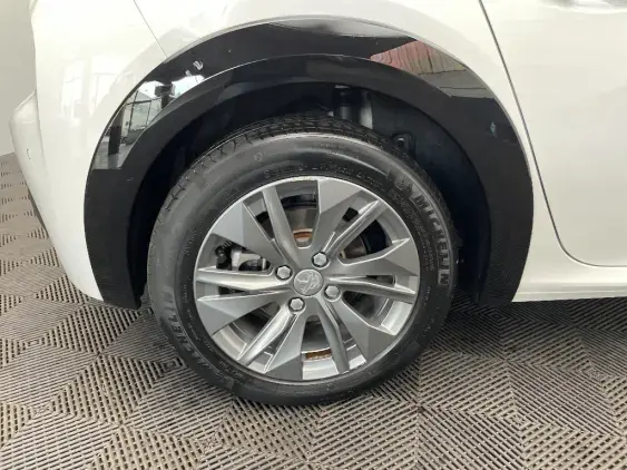 PEUGEOT 208 ELECTRIQUE II - voiture d'occasion - Photo 24