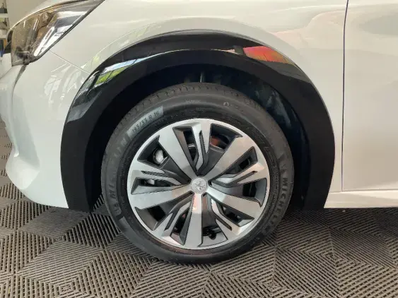 PEUGEOT 208 ELECTRIQUE II - voiture d'occasion - Photo 22