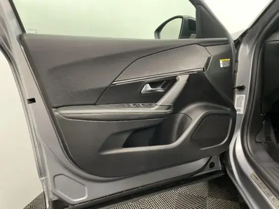 PEUGEOT 2008 II - voiture d'occasion - Photo 19