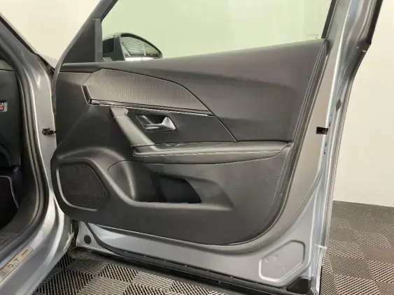 PEUGEOT 2008 II - voiture d'occasion - Photo 20