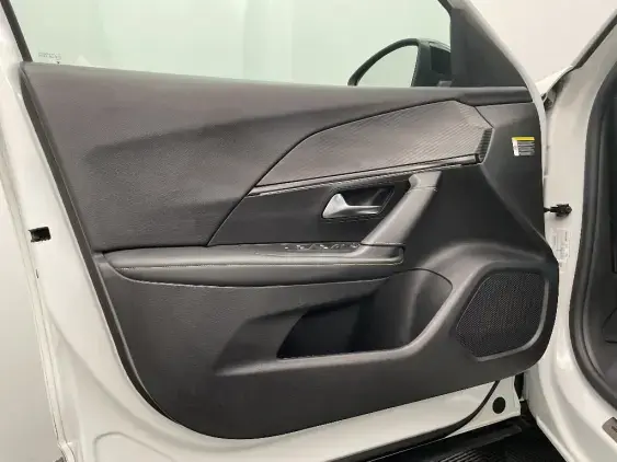 PEUGEOT 2008 II - voiture d'occasion - Photo 19