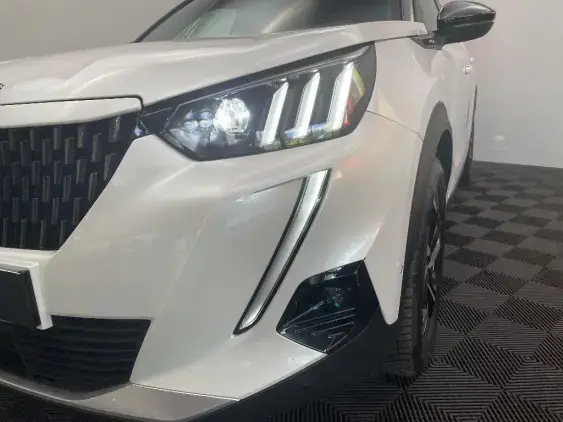 PEUGEOT 2008 II - voiture d'occasion - Photo 22