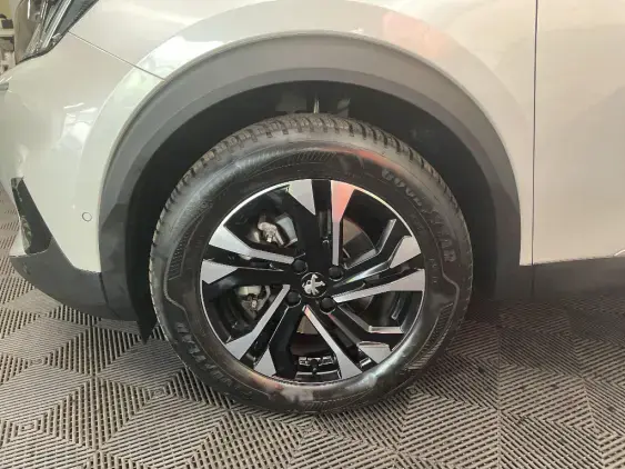 PEUGEOT 2008 II - voiture d'occasion - Photo 23