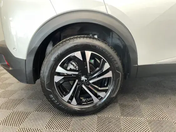 PEUGEOT 2008 II - voiture d'occasion - Photo 25