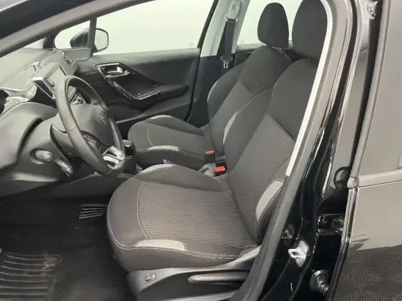 PEUGEOT 208 - voiture d'occasion - Photo 17