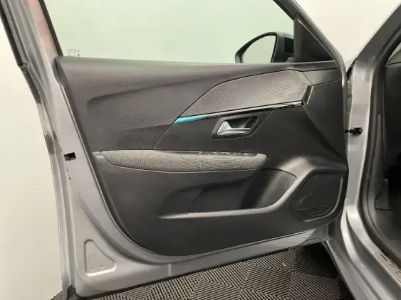 PEUGEOT 208 BUSINESS R II - voiture d'occasion - Photo 19