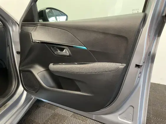 PEUGEOT 208 BUSINESS R II - voiture d'occasion - Photo 20