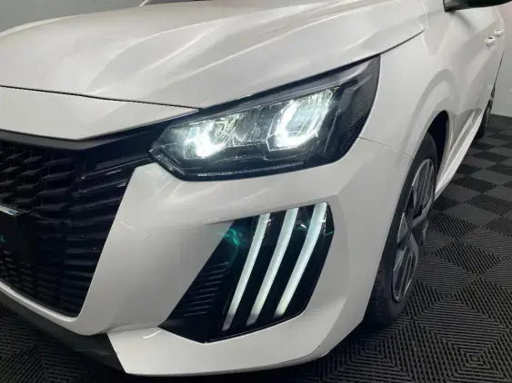 PEUGEOT 208 II - voiture d'occasion - Photo 21