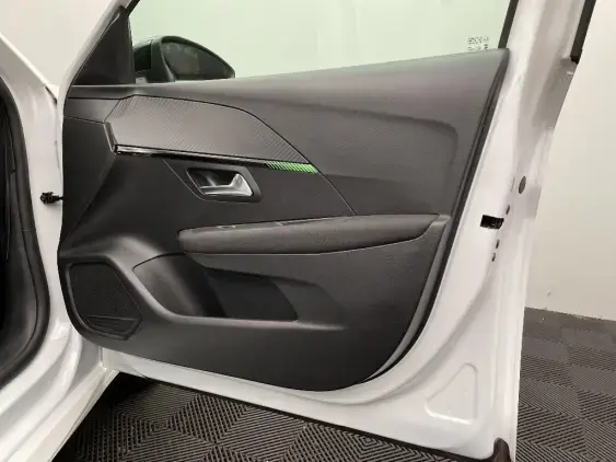 PEUGEOT 208 II - voiture d'occasion - Photo 19