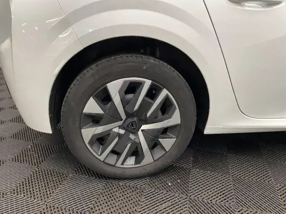 PEUGEOT 208 II - voiture d'occasion - Photo 24