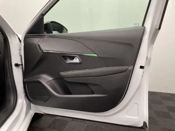 PEUGEOT 208 II - voiture d'occasion - Photo 19