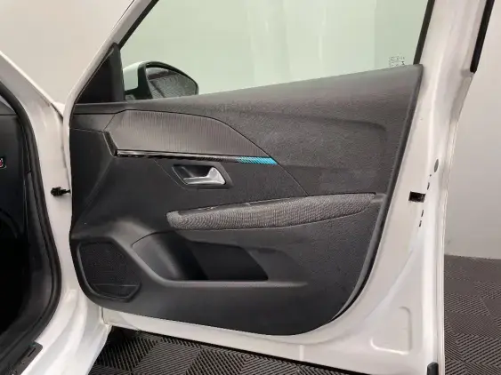 PEUGEOT 208 ELECTRIQUE II - voiture d'occasion - Photo 20