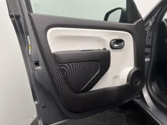 RENAULT TWINGO III - voiture d'occasion - Photo 19