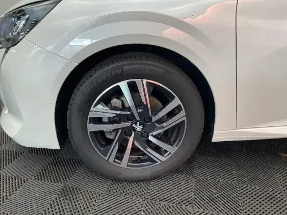 PEUGEOT 208 BUSINESS R II - voiture d'occasion - Photo 23