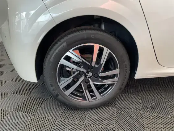 PEUGEOT 208 BUSINESS R II - voiture d'occasion - Photo 25