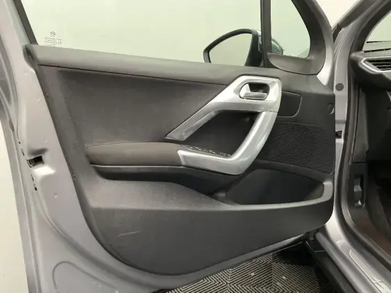 PEUGEOT 2008 - voiture d'occasion - Photo 19