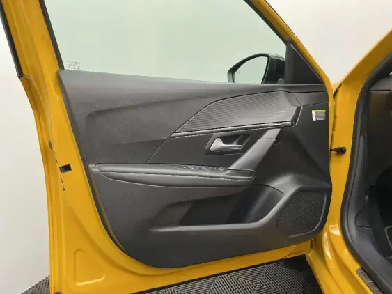 PEUGEOT 208 BUSINESS R II - voiture d'occasion - Photo 19