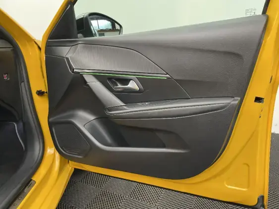 PEUGEOT 208 BUSINESS R II - voiture d'occasion - Photo 20