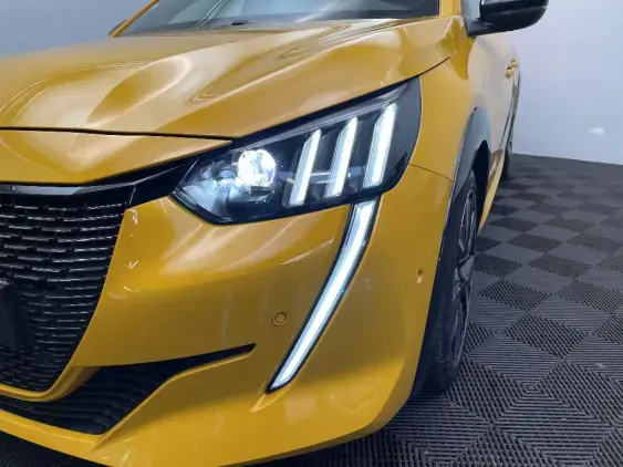 PEUGEOT 208 BUSINESS R II - voiture d'occasion - Photo 22