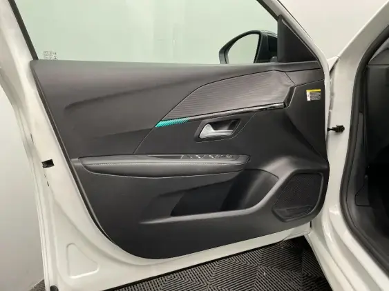 PEUGEOT 208 BUSINESS R II - voiture d'occasion - Photo 19