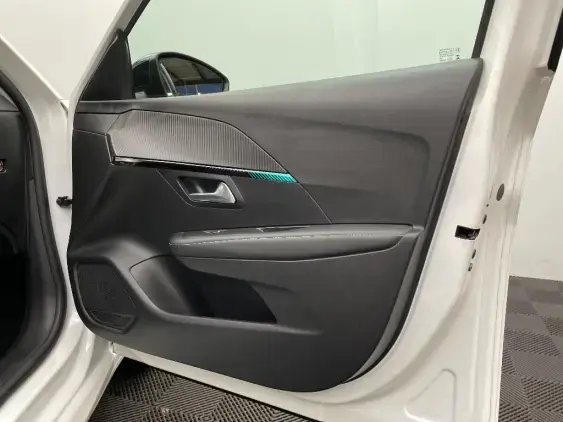 PEUGEOT 208 BUSINESS R II - voiture d'occasion - Photo 20